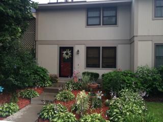 427 Lark Tree Cir, Bridgeville, PA 15017-1506