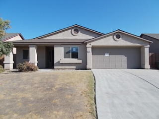 306 Flintshire Dr, Bakersfield, CA 93307-8832