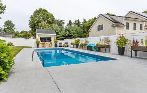 118 Messinger St, Canton MA  02021-3947 exterior