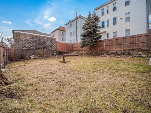 122 Clark St, New Bedford MA 02740-7023 exterior