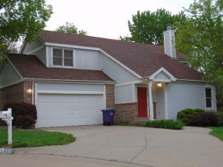 1911 Plymouth Lndg, Manhattan KS  66503-7516 exterior