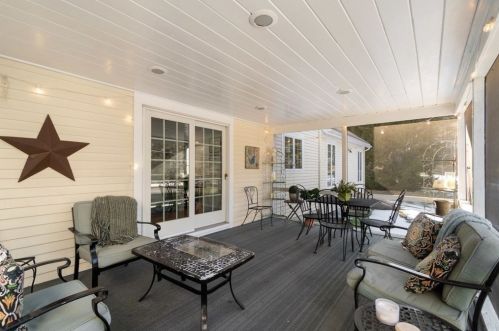 22 Main St, Dover MA  02030-2026 exterior