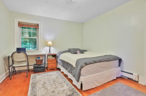 14 Dolfinger Pl, Fishkill NY  12524-2816 exterior