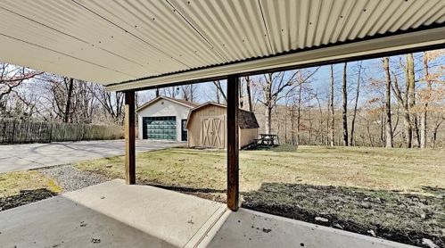 210 Lucille St, Glenshaw PA  15116-2033 exterior