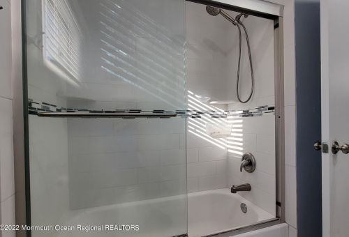 114 Westmont Ave, Lavallette NJ 08735-2042 exterior