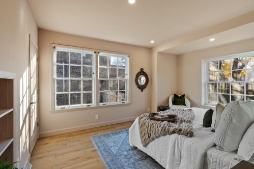 4150 Lake Dr, Milwaukee WI  53211-1719 exterior