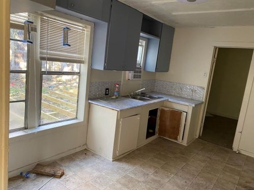 3032 Carnation Ave, Fort Worth, TX 76111-2717