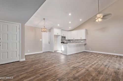 889 Sterling Pl, Chandler, AZ 85225-1803