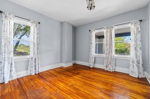 221 Cochran Rd, Pittsburgh PA  15228-1327 exterior