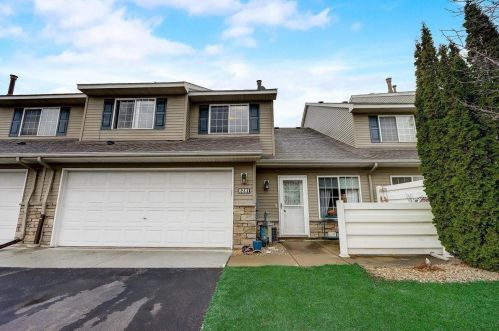 8281 Delaney Dr, South Saint Paul, MN 55076-2644
