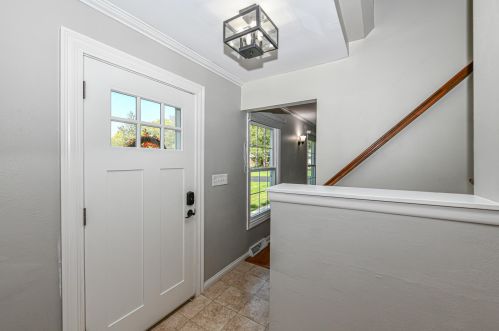 4522 Bonnie Ct, Thiensville, WI 53092-2128