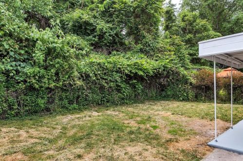 818 Pennwood Dr, Pittsburgh, PA 15235-4337