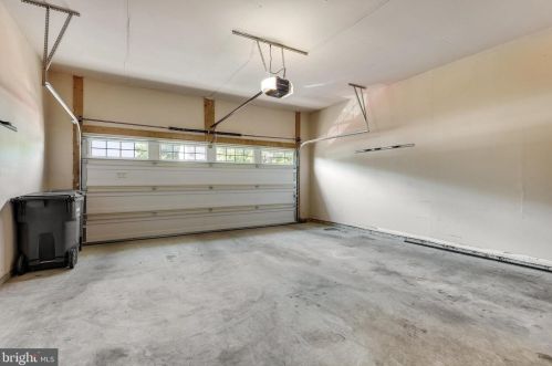 11 Broad Way, Lovettsville VA  20180-8608 exterior