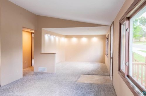 526 Lake St, Chisholm MN  55719-1334 exterior