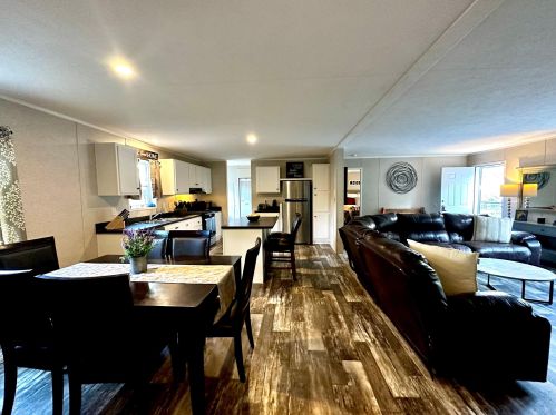 36 Cedar St, Hinsdale NH  03451-2427 exterior