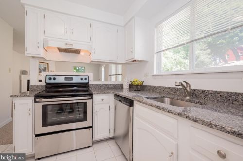 253 Pond Dr, Hockessin DE  19707-9241 exterior