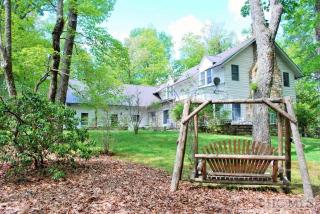 246 View Rd, Glenville, NC 28736-8322