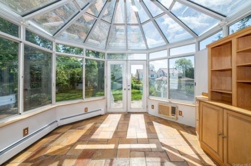 353 Hussey Rd, Mount Vernon NY  10552-2305 exterior