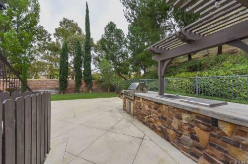 28 Climbing Vine, Irvine CA  92603-0200 exterior