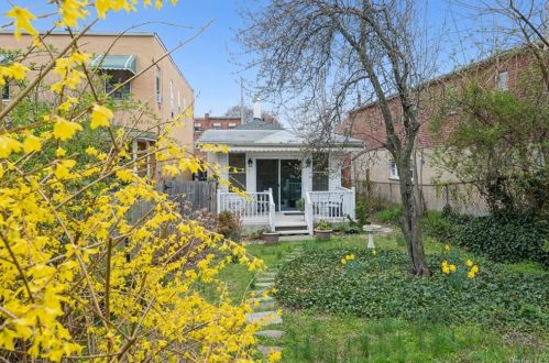 1046 Underhill Ave, Bronx, NY 10472-6012