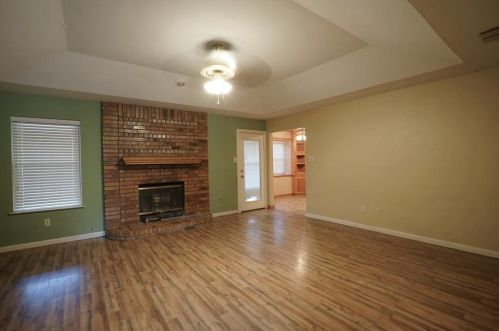 768 Hampshire Dr, Burleson TX  76028-4018 exterior