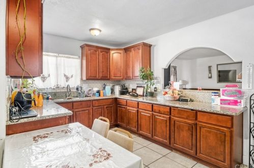 2186 Lincoln Ave, San Bernardino, CA 92411-1029
