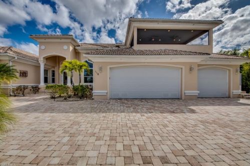 118 49th St, Cape Coral, FL 33914-7121