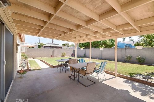 10422 Ponder St, Cypress CA  90630-4462 exterior