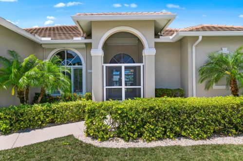 114 Gulfport Ct, Marco Island, FL 34145-4105