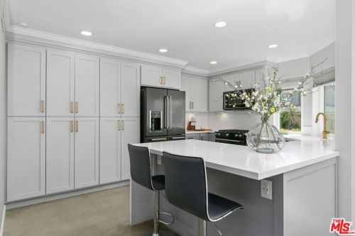 16641 Algonquin St, Huntington Beach CA  92649-3270 exterior