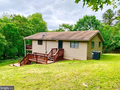 13 Devonshire Rd, Hedgesville, WV 25427-3878