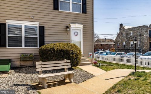 1 Terry Ct, Downingtown PA  19335-2606 exterior