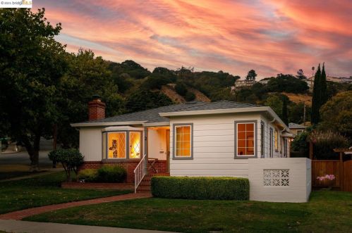2 Danbury St, Oakland, CA 94605-5814