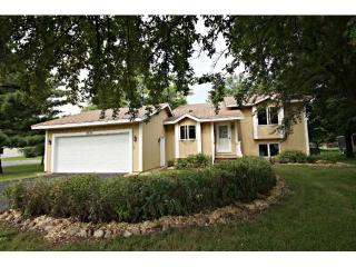 9835 Upper 205th St, Lakeville, MN 55044-5932