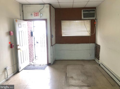 5936 Chestnut St, Philadelphia, PA 19139-3142