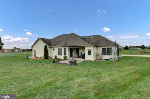 85 Tyoaka Dr, Littlestown, PA 17340-9230