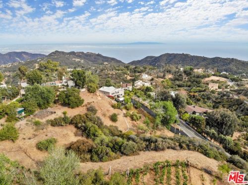 21630 Saddle Peak Rd, Topanga CA  90290-3414 exterior