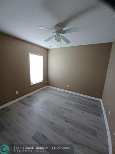 298 Carter Ave, Fort Pierce FL 34983-3006 exterior