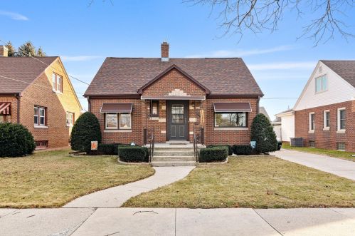 1417 22nd St, Manitowoc, WI 54220-5510