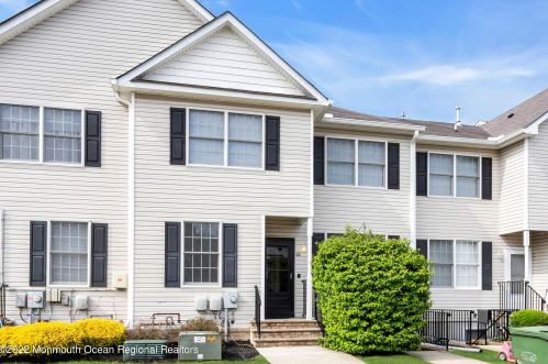 23 Empire Ln, Lakewood, NJ 08701-5099
