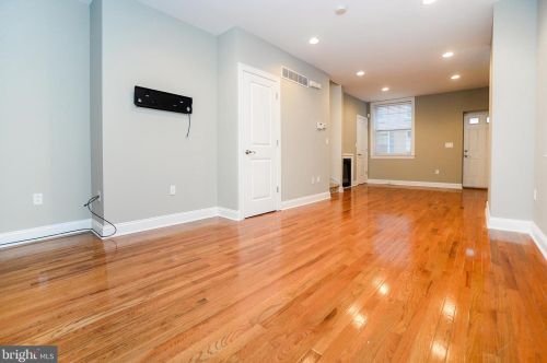 332 Belgrade St, Philadelphia PA 19125-4427 exterior