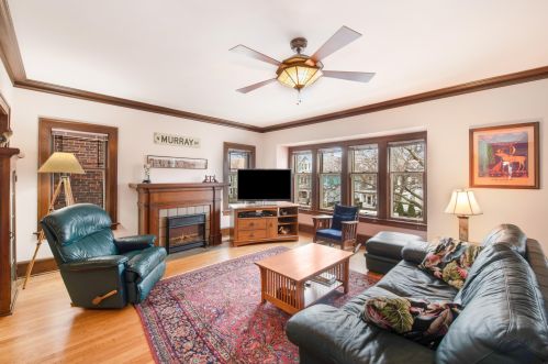 2576 Murray Ave, Milwaukee, WI 53211-3924