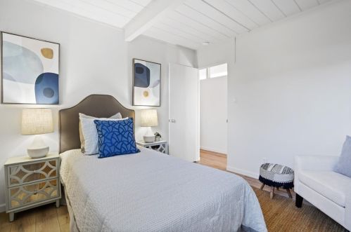 1155 Hollenbeck Ave, Sunnyvale CA 94087-2406 exterior