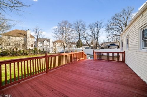 8 Mary Ln, Fanwood NJ  07023-1009 exterior