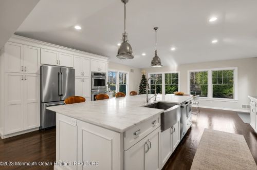 67 Rivers Edge Dr, Little Silver NJ  07739-1708 exterior