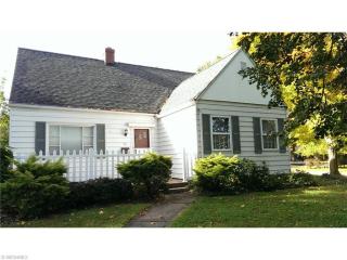 49 Pershing Ave, Akron, OH 44313-7208