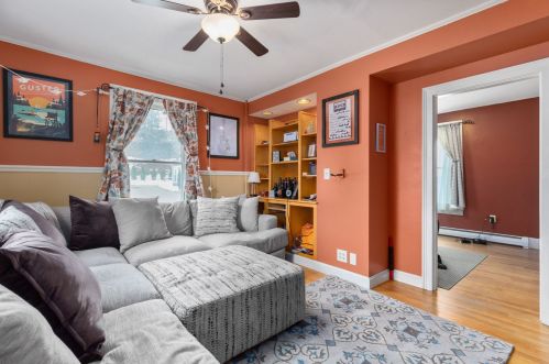 32 Pne St, Dover NH  03820-4202 exterior