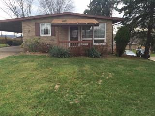 627 Mcgovern Rd, Houston, PA 15342-1068