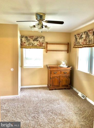 253 Jackson Rd, Berlin Boro NJ  08009-2618 exterior