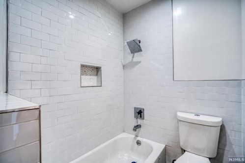 21 Ruth St, Irvington NJ  07111-2526 exterior